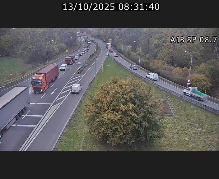 <h2>Traffic live webcam Luxembourg Jonction Lankelz - A13 direction Pétange - BK 8.7 </h2>