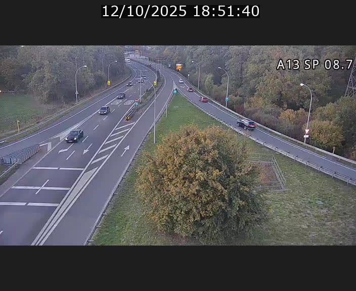 <h2>Traffic live webcam Luxembourg Jonction Lankelz - A13 direction Pétange - BK 8.7 </h2>