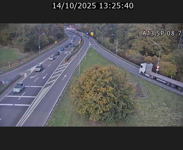 <h2>Traffic live webcam Luxembourg Jonction Lankelz - A13 direction Pétange - BK 8.7 </h2>