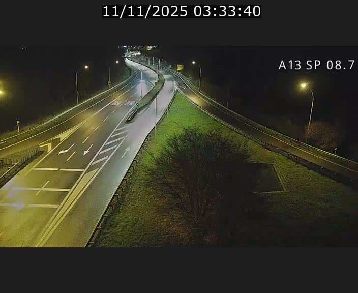 <h2>Traffic live webcam Luxembourg Jonction Lankelz - A13 direction Pétange - BK 8.7 </h2>