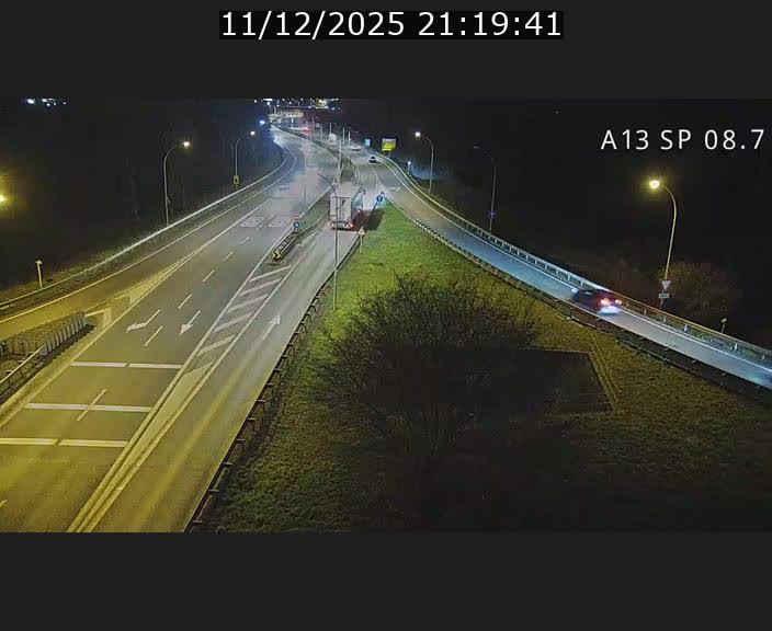 <h2>Traffic live webcam Luxembourg Jonction Lankelz - A13 direction Pétange - BK 8.7 </h2>