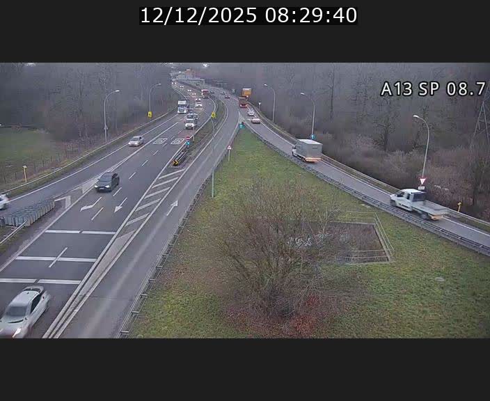 <h2>Traffic live webcam Luxembourg Jonction Lankelz - A13 direction Pétange - BK 8.7 </h2>
