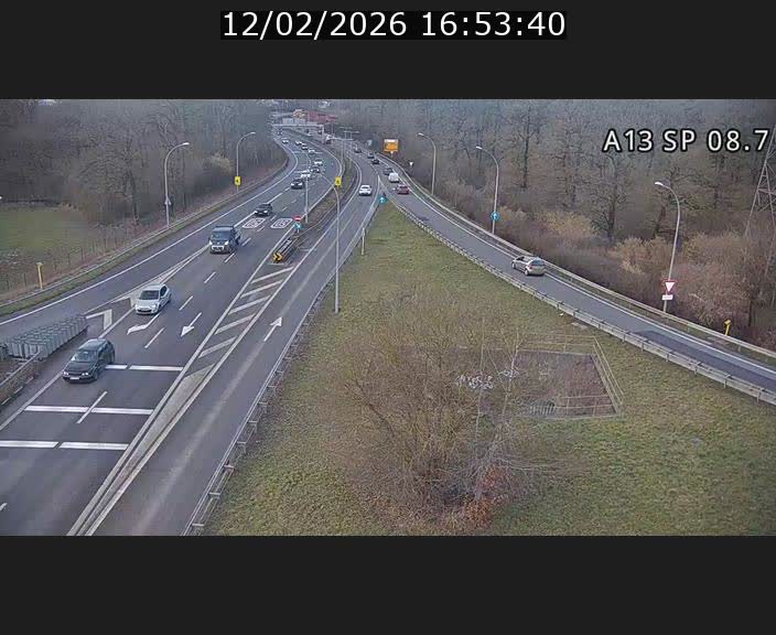 <h2>Traffic live webcam Luxembourg Jonction Lankelz - A13 direction Pétange - BK 8.7 </h2>