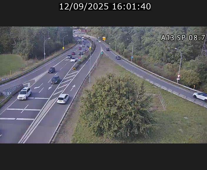 <h2>Traffic live webcam Luxembourg Jonction Lankelz - A13 direction Pétange - BK 8.7 </h2>