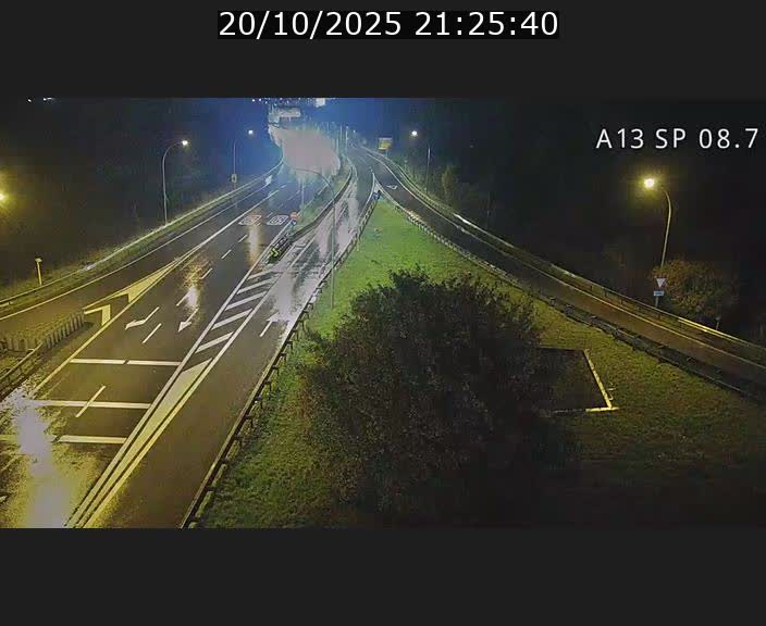 <h2>Traffic live webcam Luxembourg Jonction Lankelz - A13 direction Pétange - BK 8.7 </h2>