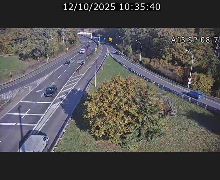 <h2>Traffic live webcam Luxembourg Jonction Lankelz - A13 direction Pétange - BK 8.7 </h2>