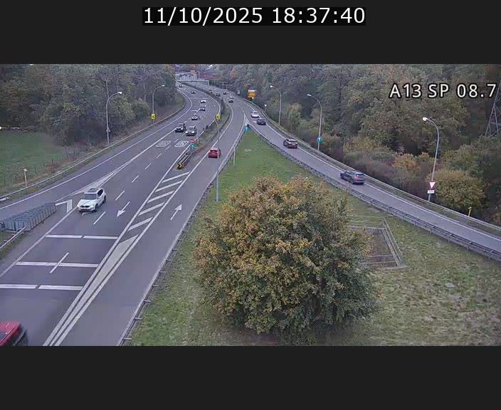 <h2>Traffic live webcam Luxembourg Jonction Lankelz - A13 direction Pétange - BK 8.7 </h2>
