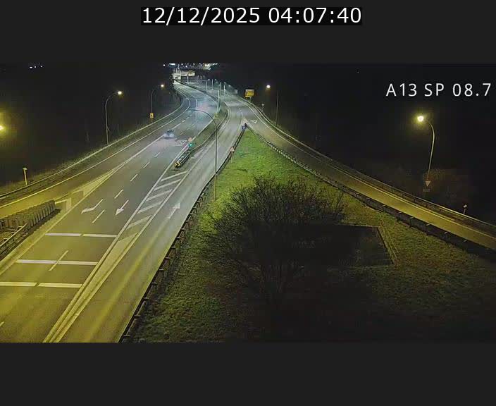 <h2>Traffic live webcam Luxembourg Jonction Lankelz - A13 direction Pétange - BK 8.7 </h2>