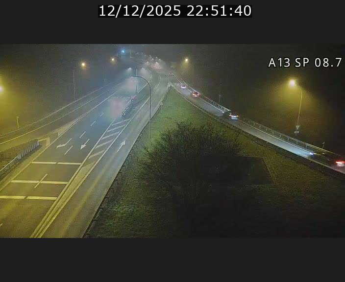 <h2>Traffic live webcam Luxembourg Jonction Lankelz - A13 direction Pétange - BK 8.7 </h2>