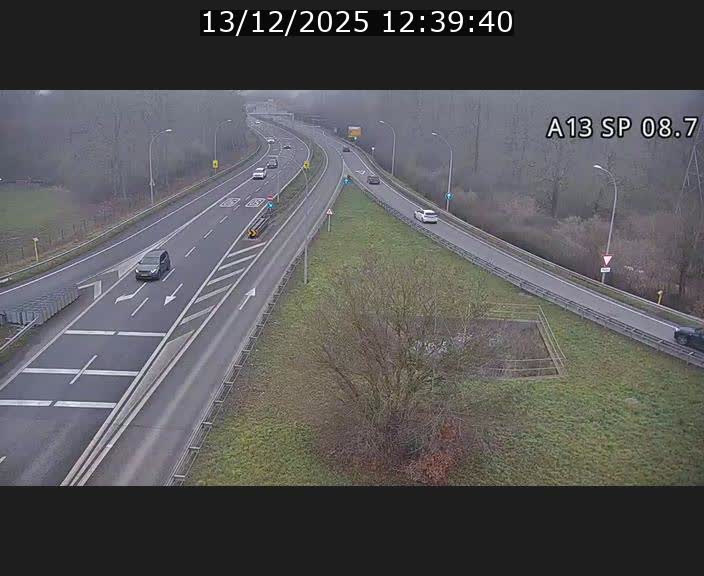 <h2>Traffic live webcam Luxembourg Jonction Lankelz - A13 direction Pétange - BK 8.7 </h2>