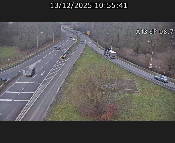 <h2>Traffic live webcam Luxembourg Jonction Lankelz - A13 direction Pétange - BK 8.7 </h2>