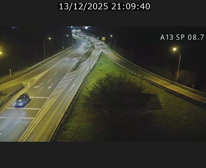 <h2>Traffic live webcam Luxembourg Jonction Lankelz - A13 direction Pétange - BK 8.7 </h2>