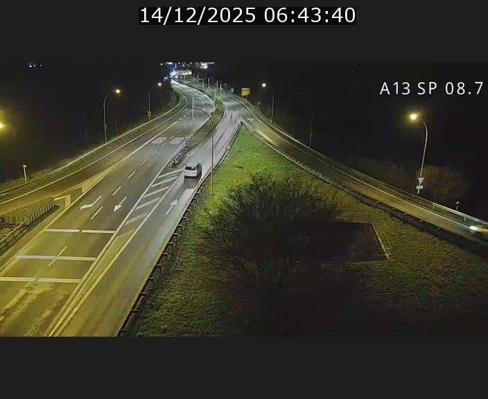 <h2>Traffic live webcam Luxembourg Jonction Lankelz - A13 direction Pétange - BK 8.7 </h2>