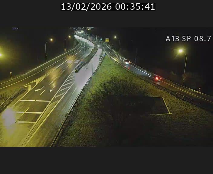 <h2>Traffic live webcam Luxembourg Jonction Lankelz - A13 direction Pétange - BK 8.7 </h2>
