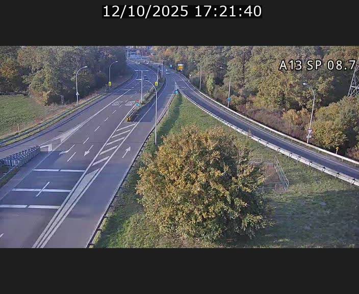 <h2>Traffic live webcam Luxembourg Jonction Lankelz - A13 direction Pétange - BK 8.7 </h2>