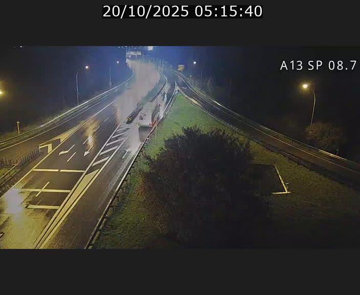 <h2>Traffic live webcam Luxembourg Jonction Lankelz - A13 direction Pétange - BK 8.7 </h2>