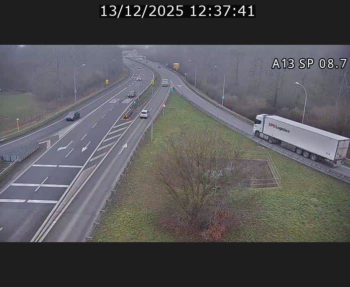 <h2>Traffic live webcam Luxembourg Jonction Lankelz - A13 direction Pétange - BK 8.7 </h2>