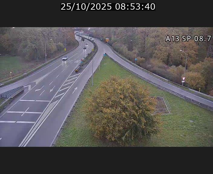 <h2>Traffic live webcam Luxembourg Jonction Lankelz - A13 direction Pétange - BK 8.7 </h2>