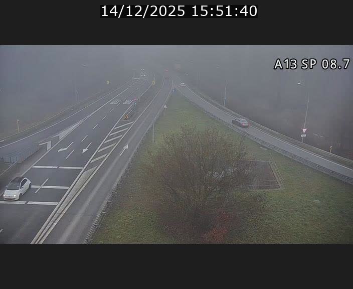 <h2>Traffic live webcam Luxembourg Jonction Lankelz - A13 direction Pétange - BK 8.7 </h2>
