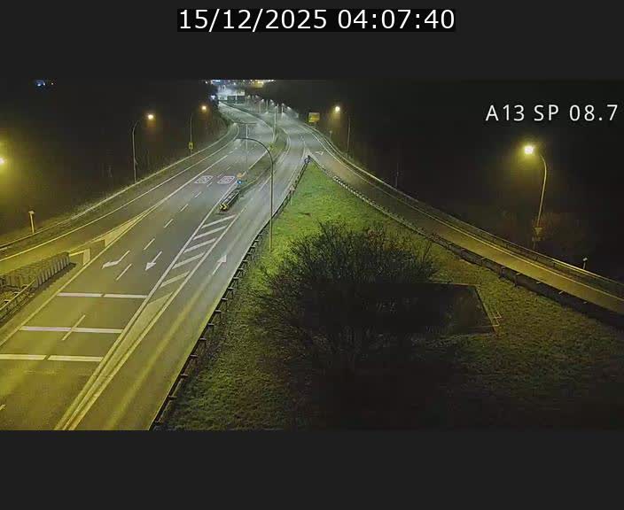 <h2>Traffic live webcam Luxembourg Jonction Lankelz - A13 direction Pétange - BK 8.7 </h2>