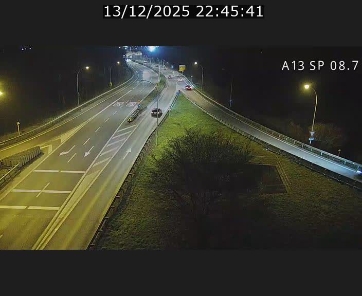 <h2>Traffic live webcam Luxembourg Jonction Lankelz - A13 direction Pétange - BK 8.7 </h2>