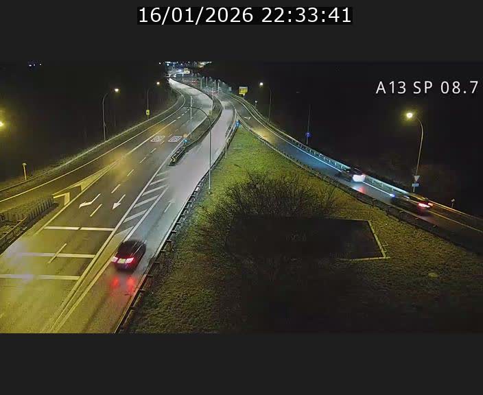<h2>Traffic live webcam Luxembourg Jonction Lankelz - A13 direction Pétange - BK 8.7 </h2>