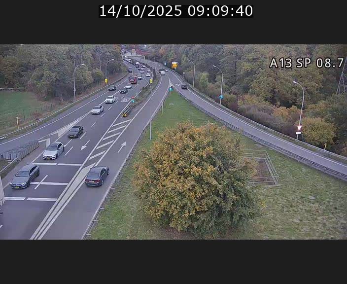 <h2>Traffic live webcam Luxembourg Jonction Lankelz - A13 direction Pétange - BK 8.7 </h2>