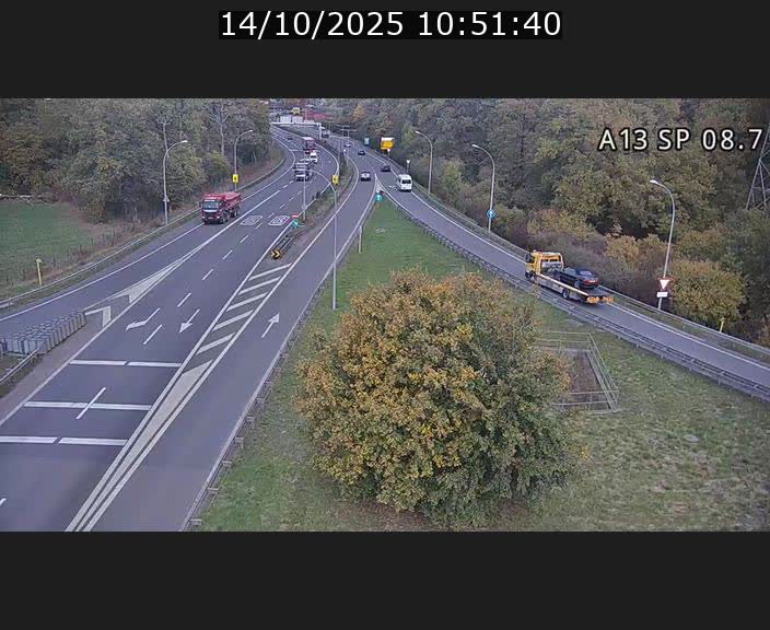 <h2>Traffic live webcam Luxembourg Jonction Lankelz - A13 direction Pétange - BK 8.7 </h2>