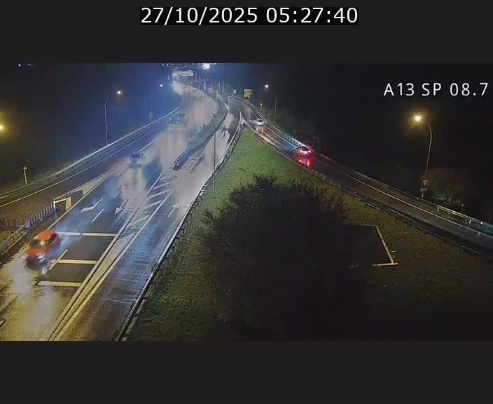 <h2>Traffic live webcam Luxembourg Jonction Lankelz - A13 direction Pétange - BK 8.7 </h2>