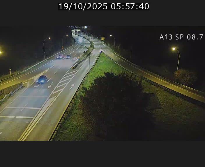 <h2>Traffic live webcam Luxembourg Jonction Lankelz - A13 direction Pétange - BK 8.7 </h2>