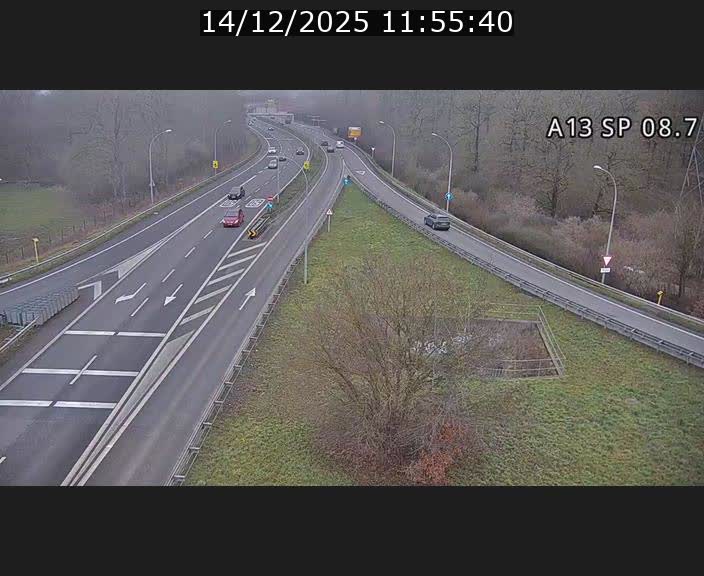 <h2>Traffic live webcam Luxembourg Jonction Lankelz - A13 direction Pétange - BK 8.7 </h2>