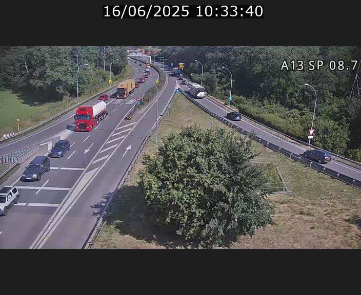 Traffic live webcam Luxembourg Jonction Lankelz - A13 direction Pétange - BK 8.7 