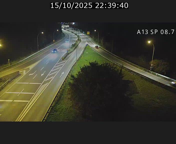 <h2>Traffic live webcam Luxembourg Jonction Lankelz - A13 direction Pétange - BK 8.7 </h2>