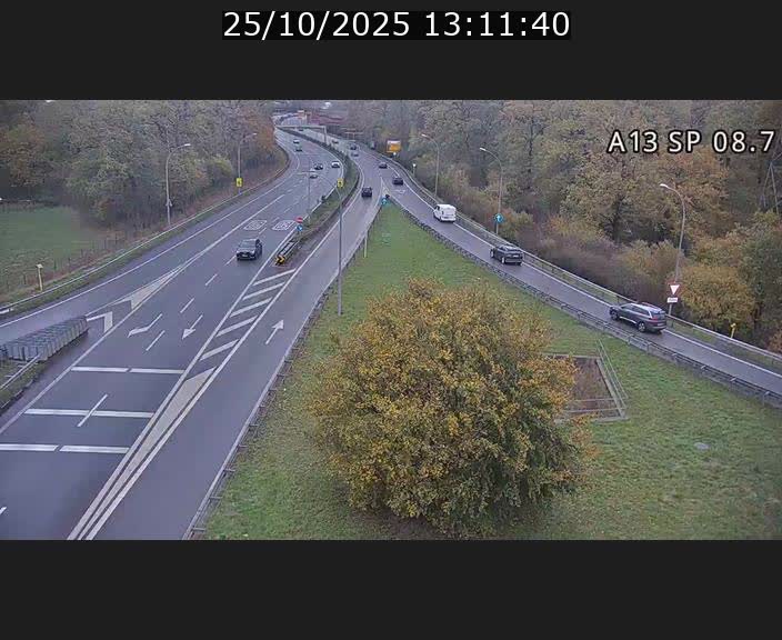 Traffic live webcam Luxembourg Jonction Lankelz - A13 direction Pétange - BK 8.7 