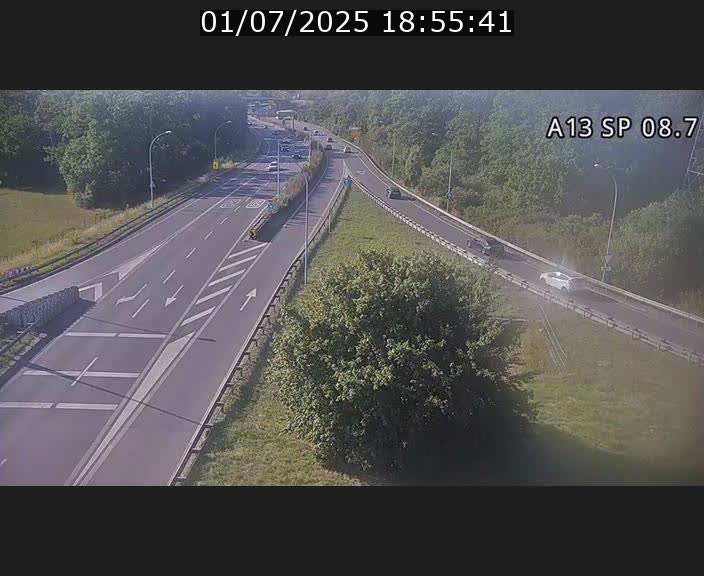Traffic live webcam Luxembourg Jonction Lankelz - A13 direction Pétange - BK 8.7 