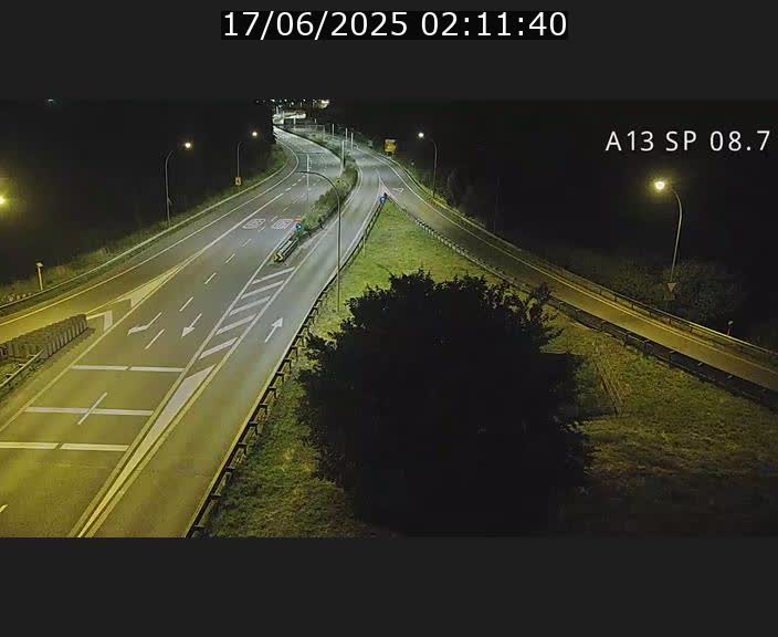 Traffic live webcam Luxembourg Jonction Lankelz - A13 direction Pétange - BK 8.7 