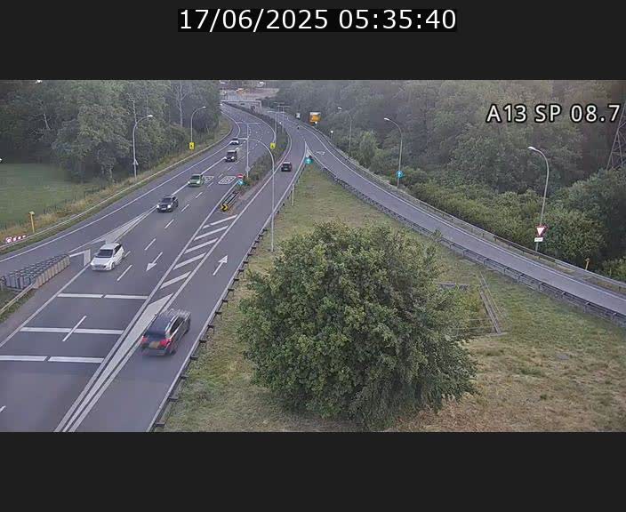<h2>Traffic live webcam Luxembourg Jonction Lankelz - A13 direction Pétange - BK 8.7 </h2>