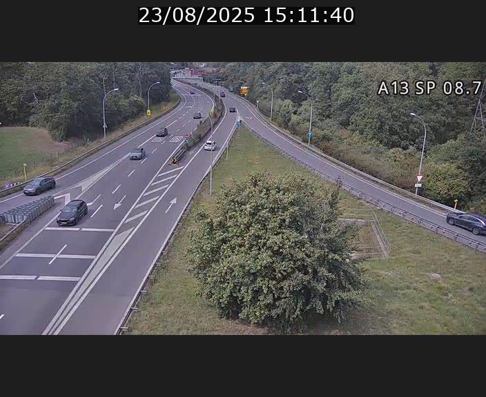 <h2>Traffic live webcam Luxembourg Jonction Lankelz - A13 direction Pétange - BK 8.7 </h2>