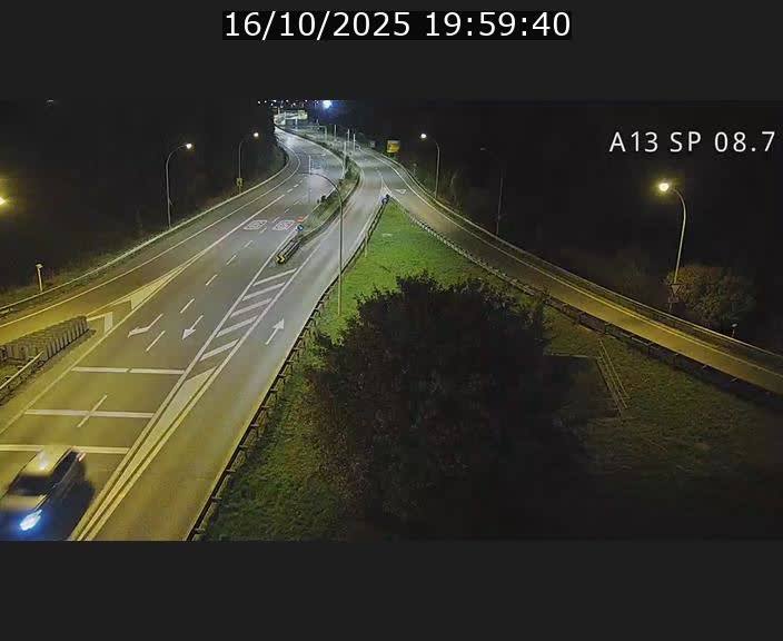 <h2>Traffic live webcam Luxembourg Jonction Lankelz - A13 direction Pétange - BK 8.7 </h2>