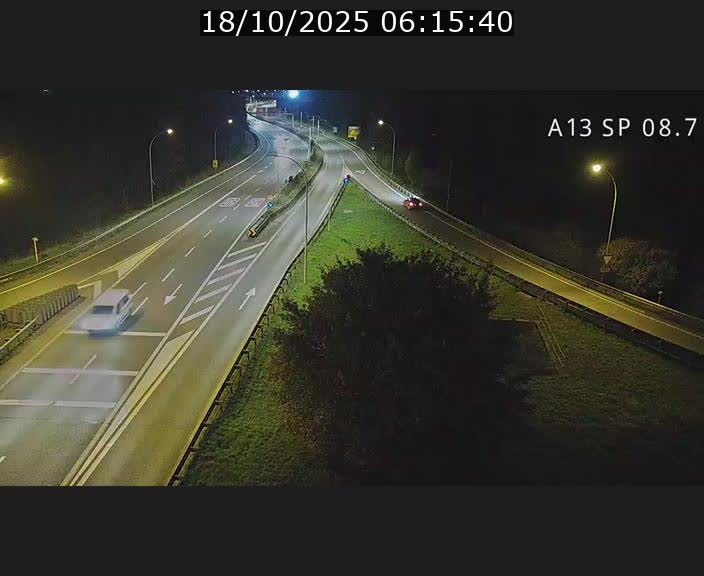 <h2>Traffic live webcam Luxembourg Jonction Lankelz - A13 direction Pétange - BK 8.7 </h2>