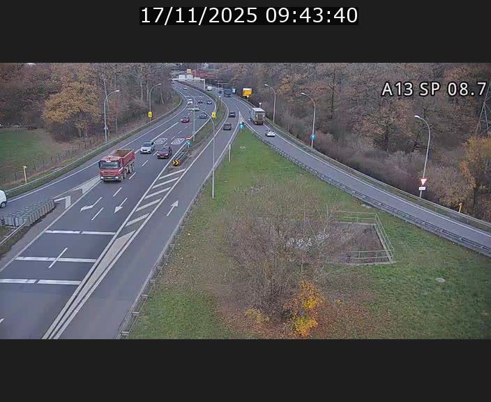 Traffic live webcam Luxembourg Jonction Lankelz - A13 direction Pétange - BK 8.7