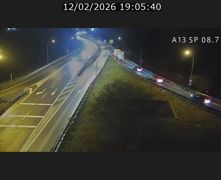 Traffic live webcam Luxembourg Jonction Lankelz - A13 direction Pétange - BK 8.7 