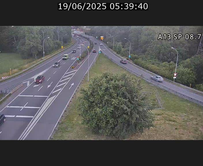 <h2>Traffic live webcam Luxembourg Jonction Lankelz - A13 direction Pétange - BK 8.7 </h2>