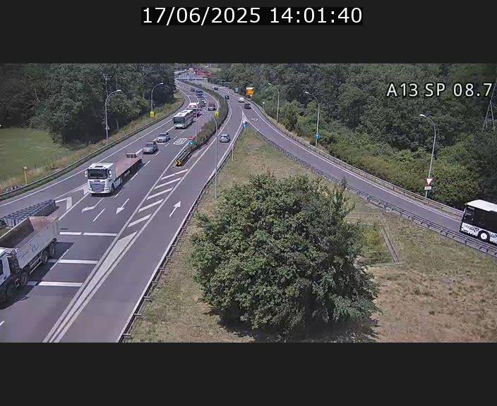 <h2>Traffic live webcam Luxembourg Jonction Lankelz - A13 direction Pétange - BK 8.7 </h2>