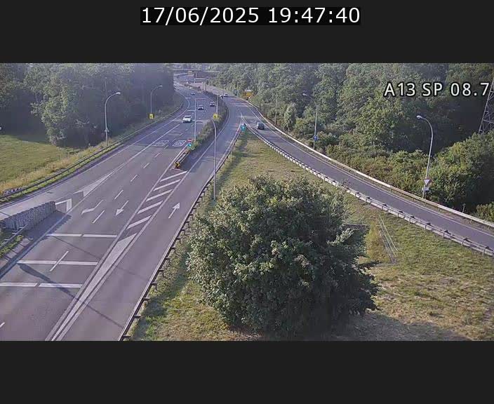 <h2>Traffic live webcam Luxembourg Jonction Lankelz - A13 direction Pétange - BK 8.7 </h2>