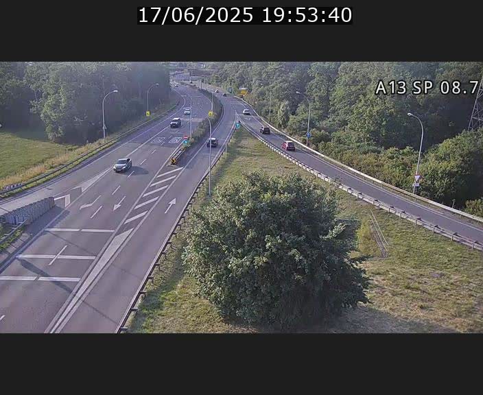 <h2>Traffic live webcam Luxembourg Jonction Lankelz - A13 direction Pétange - BK 8.7 </h2>