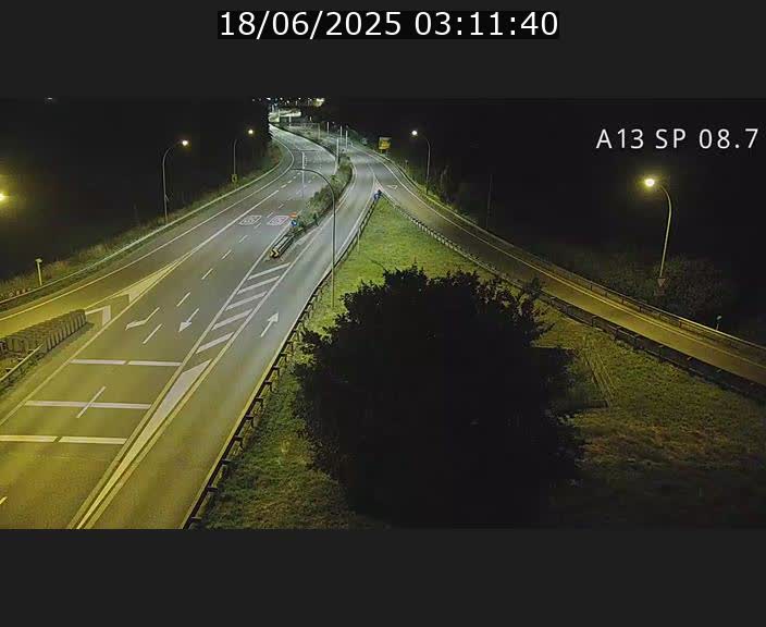 <h2>Traffic live webcam Luxembourg Jonction Lankelz - A13 direction Pétange - BK 8.7 </h2>