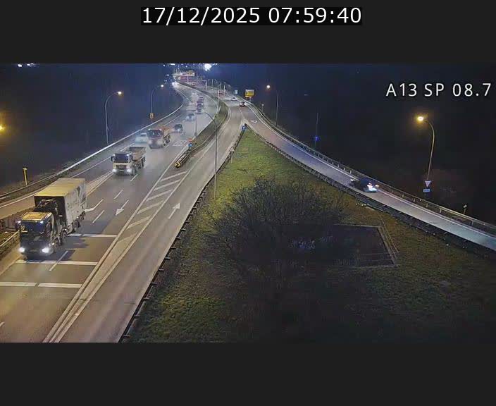 Traffic live webcam Luxembourg Jonction Lankelz - A13 direction Pétange - BK 8.7