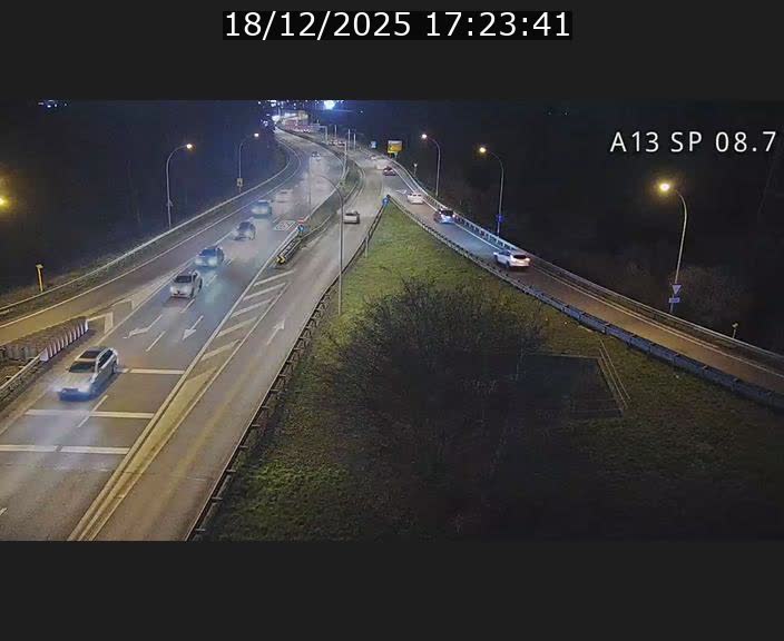 <h2>Traffic live webcam Luxembourg Jonction Lankelz - A13 direction Pétange - BK 8.7 </h2>