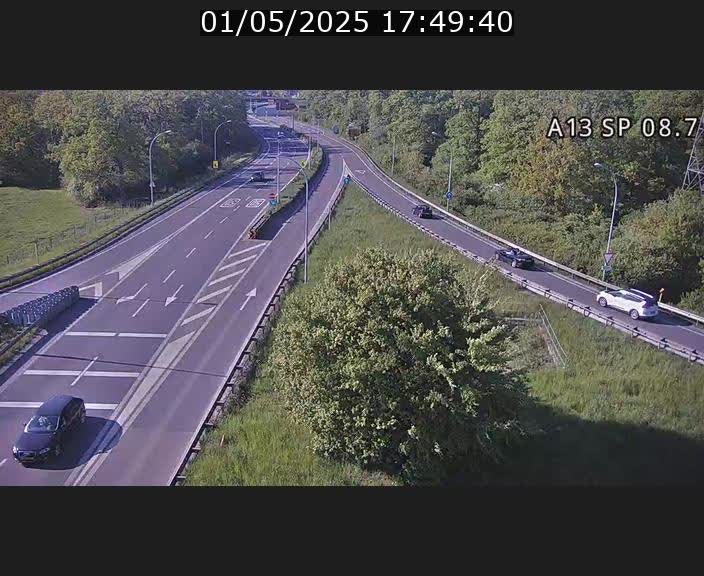 Traffic live webcam Luxembourg Jonction Lankelz - A13 direction Pétange - BK 8.7 